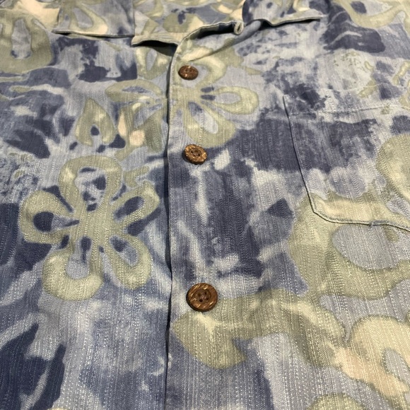 TOMMY BAHAMA VINTAGE 100% Silk Blue/Green Trippy Flowers Hawaiian Shirt Men’s M - Picture 2 of 6